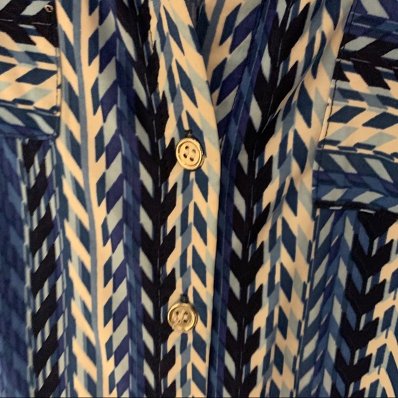 Knee-length Stretchy Patterned Shirt Dress - Picture 4 of 6